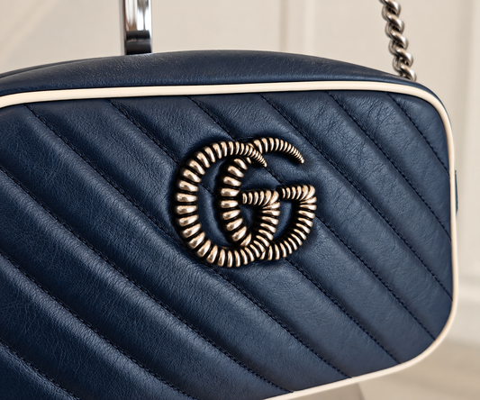Pre Loved Gucci GG Marmont Matelassé Torchon Small Camera Bag – Navy & White RRP €1,800