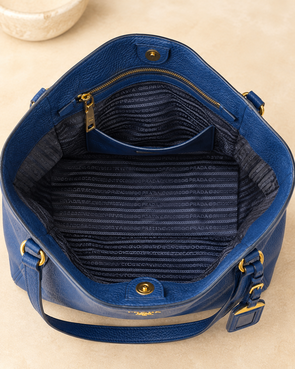 Pre Loved Prada Vitello Daino Large Side Pocket Tote – 2018 RRP €1,700
