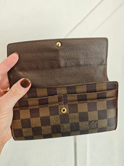Pre loved Louis Vuitton Sarah Wallet