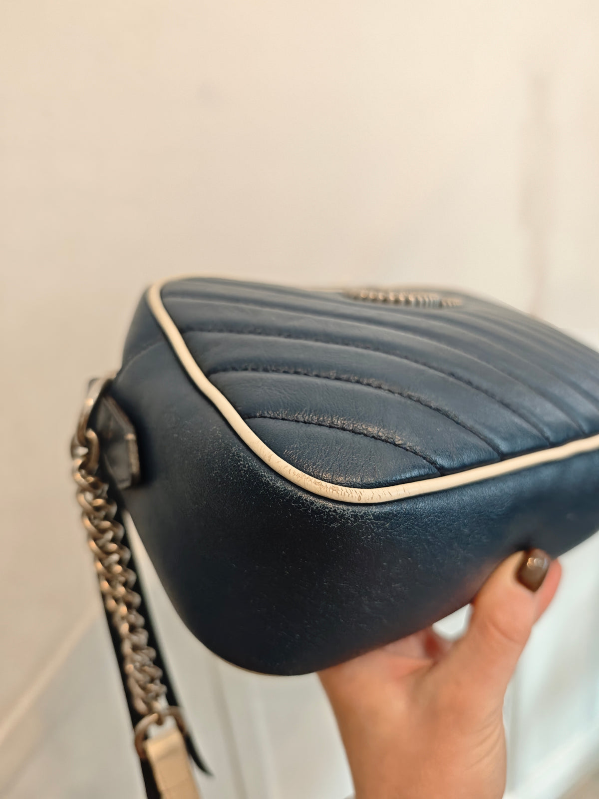 Pre Loved Gucci GG Marmont Matelassé Torchon Small Camera Bag – Navy & White RRP €1,800