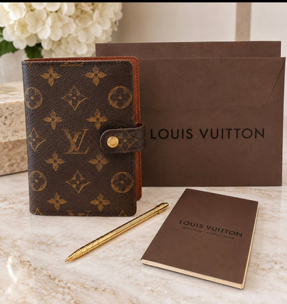 Pre loved  Louis Vuitton Agenda and pen set