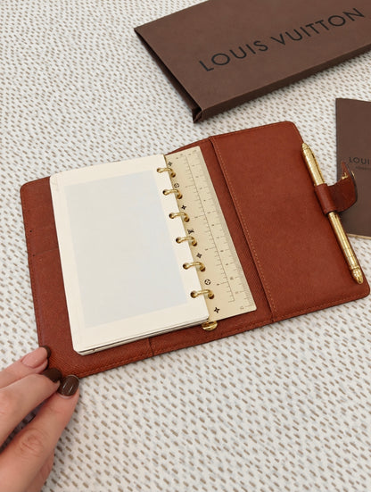 Pre loved  Louis Vuitton Agenda and pen set