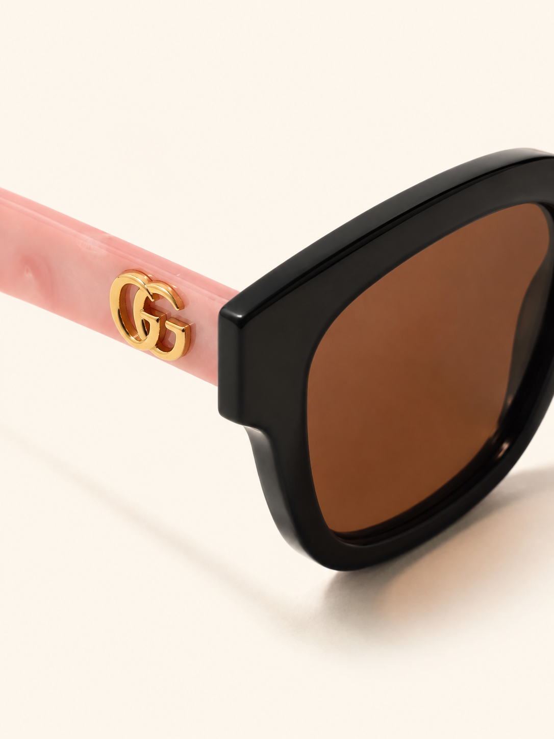 Excellent* Gucci Black & Pink GG Sunglasses