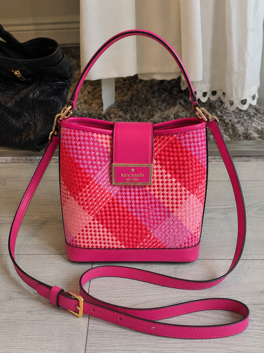 Pre loved Kate Spade Reegan Woven Straw Bucket Bag – Pink Multi