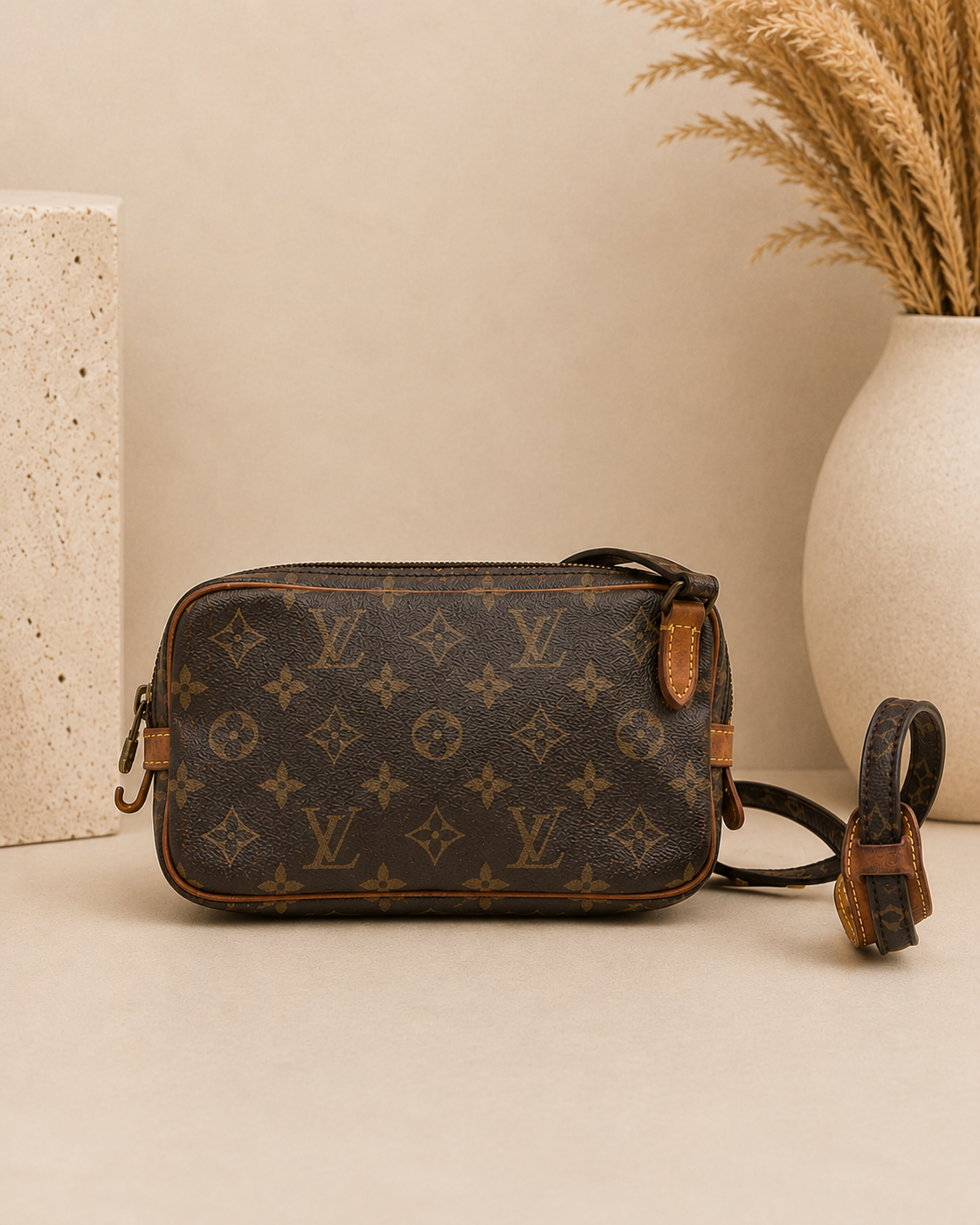 Pre Loved Vintage Louis Vuitton Marly Bandouliére