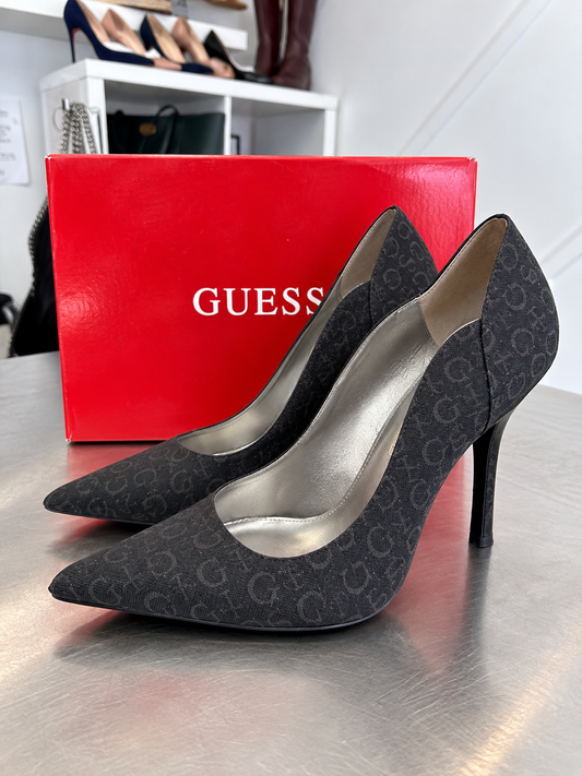 Pre loved GUESS Monogram Pointed-Toe Heels size 6